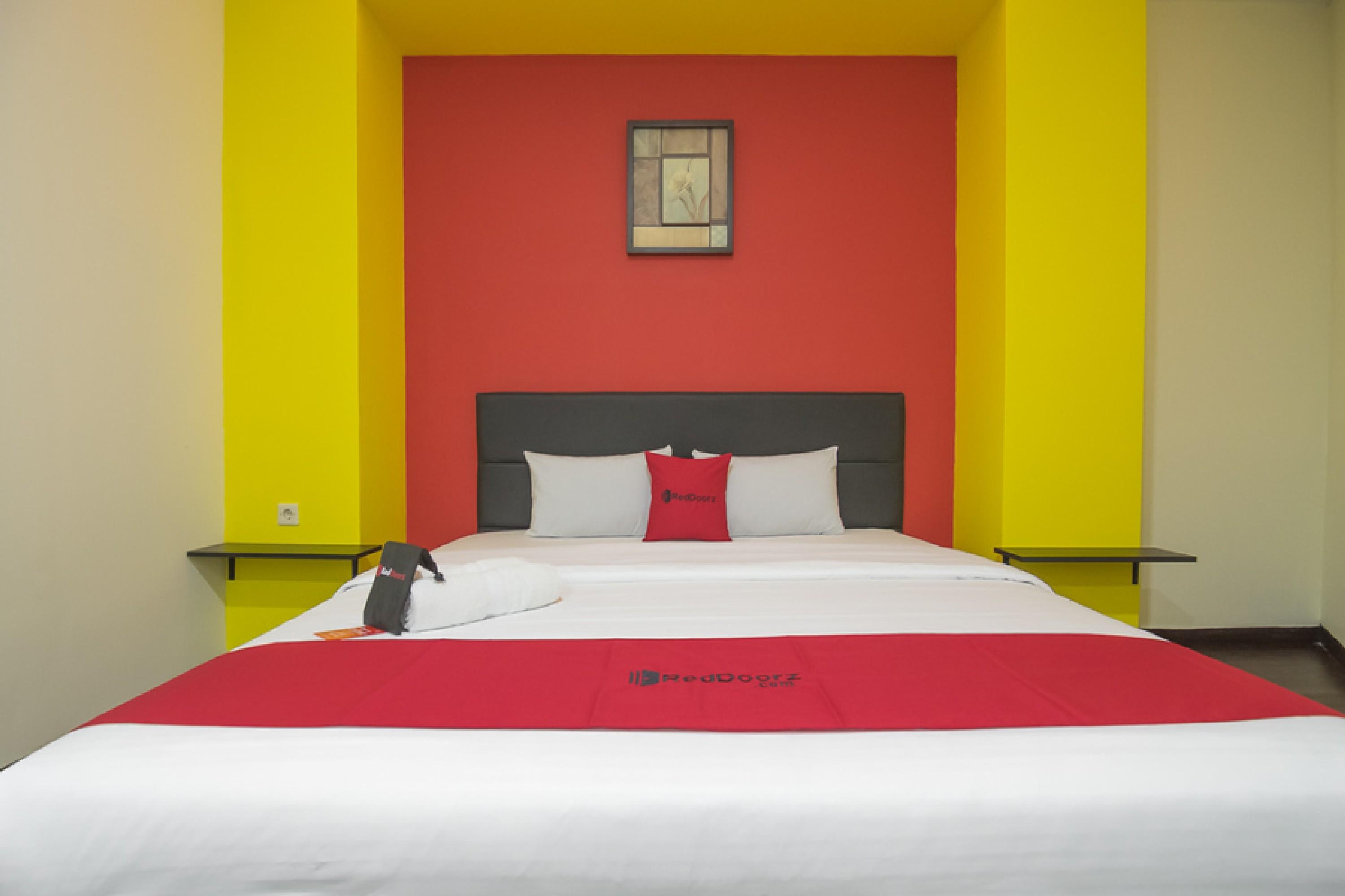 Hotel Reddoorz Near Itc Mangga Dua Yakarta Exterior foto