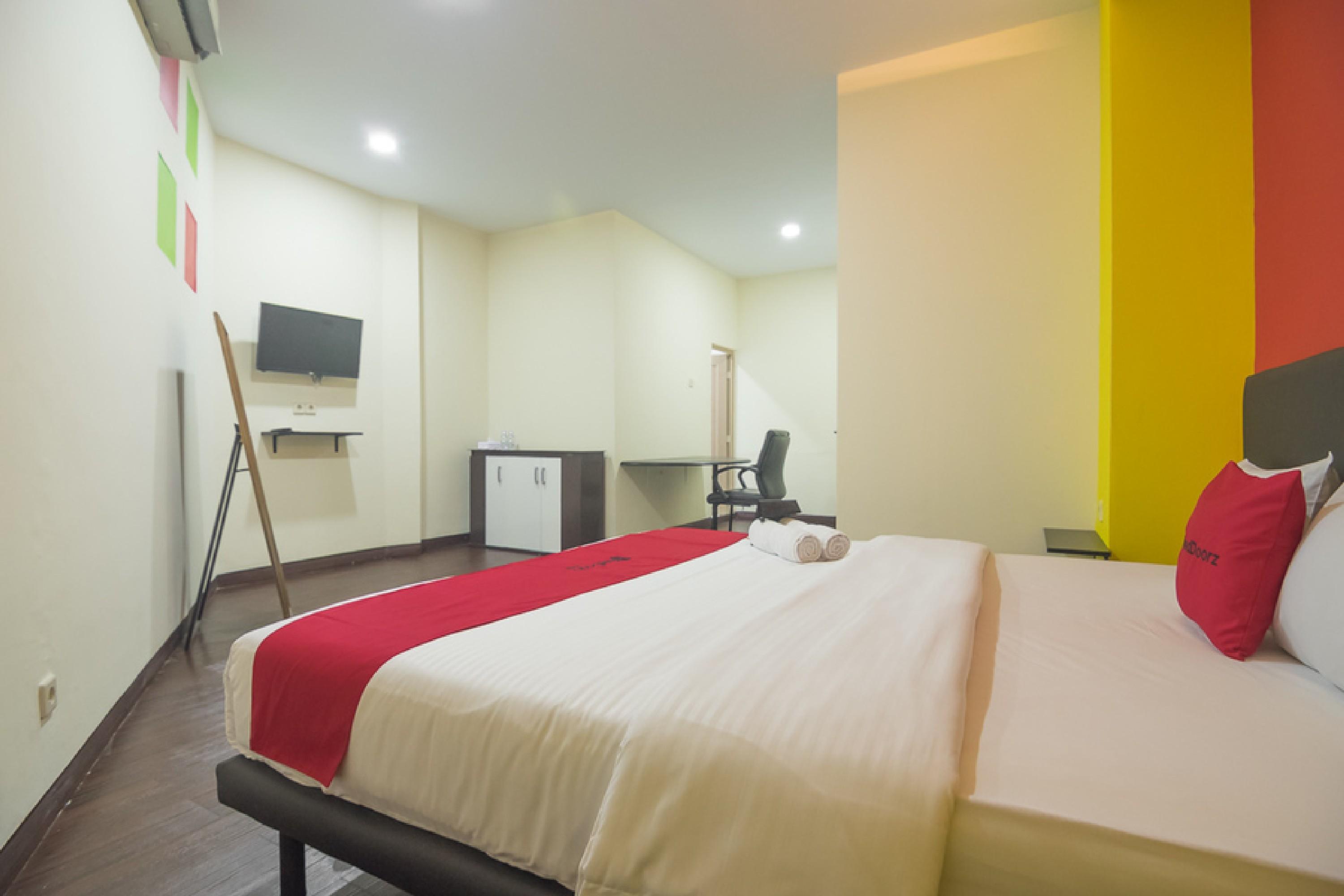 Hotel Reddoorz Near Itc Mangga Dua Yakarta Exterior foto