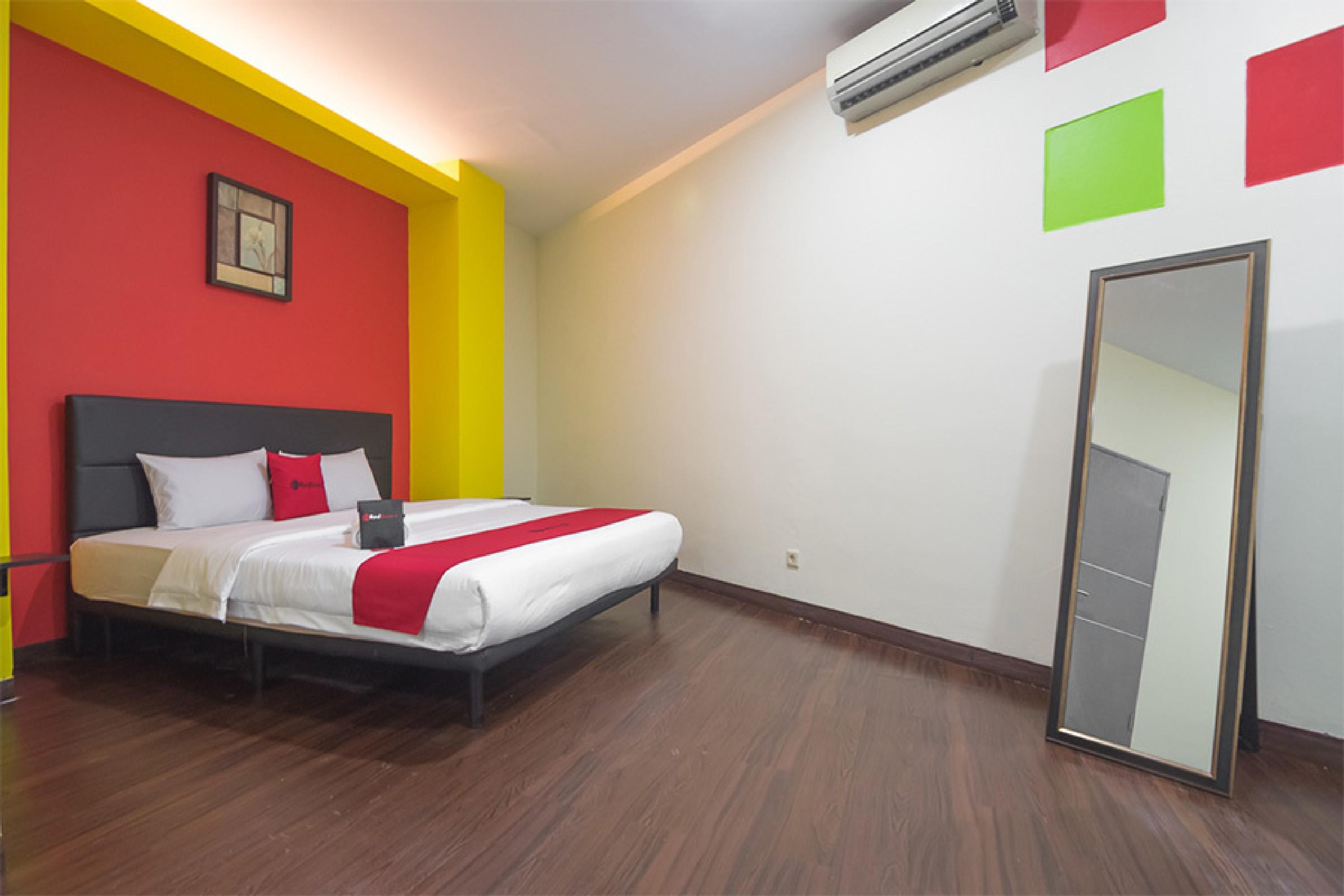 Hotel Reddoorz Near Itc Mangga Dua Yakarta Exterior foto
