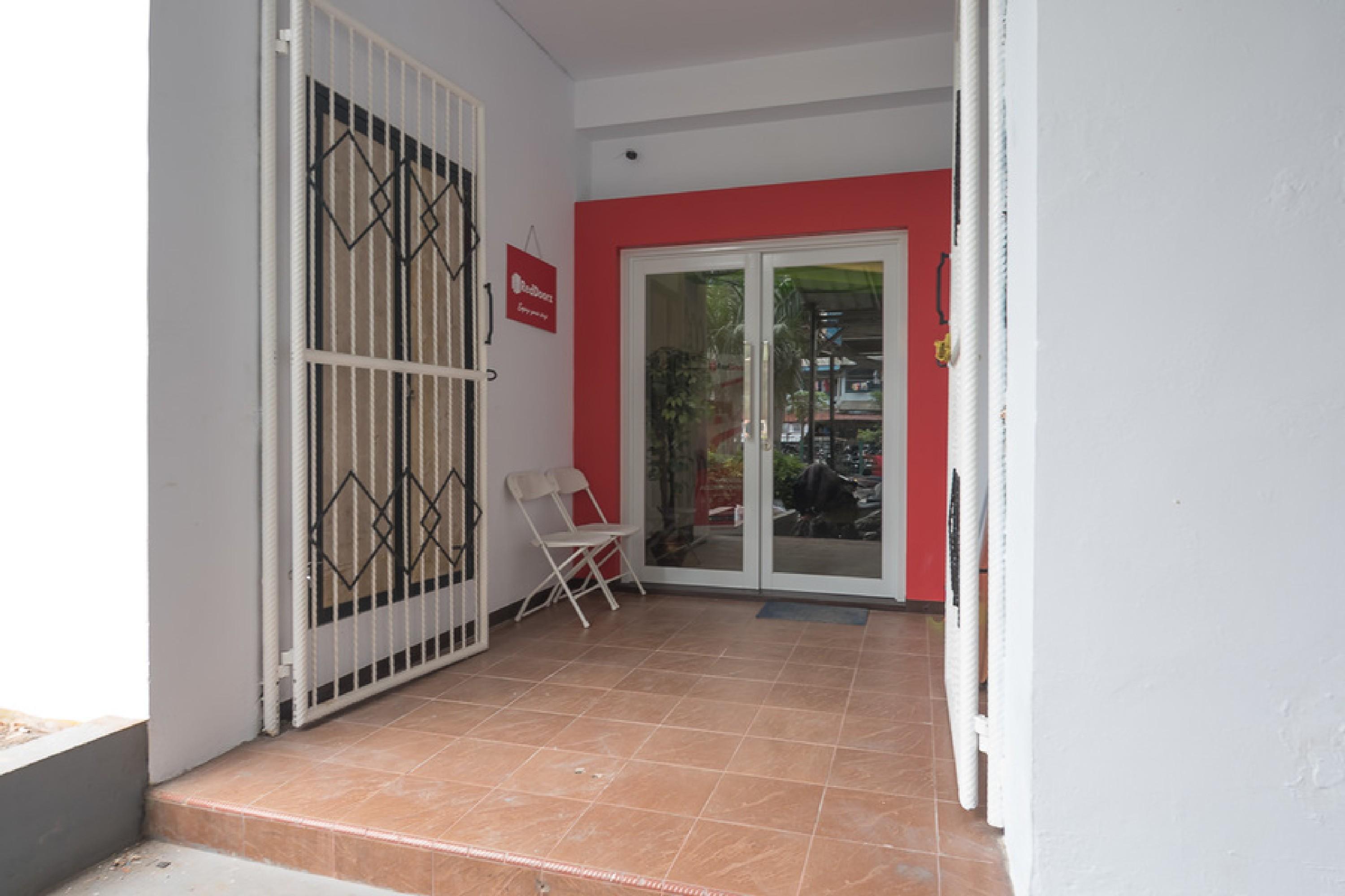 Hotel Reddoorz Near Itc Mangga Dua Yakarta Exterior foto
